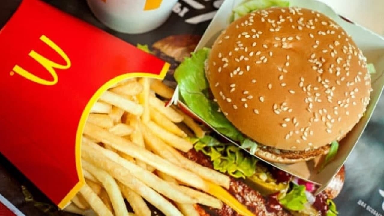 کاهش وزن ۶۰ کیلویی مردی پس از تعطیلی رستوران های مک دونالد