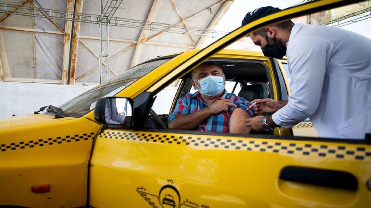 واکسیناسیون بیش از ۴۳۰۰ تاکسیران در مشهد