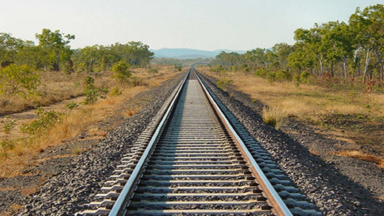 راه آهن چابهار-زاهدان استراتژیک ترین پروژه ریلی کشور/ اتمام عملیات ریل‌گذاری راه آهن خاش تا زاهدان