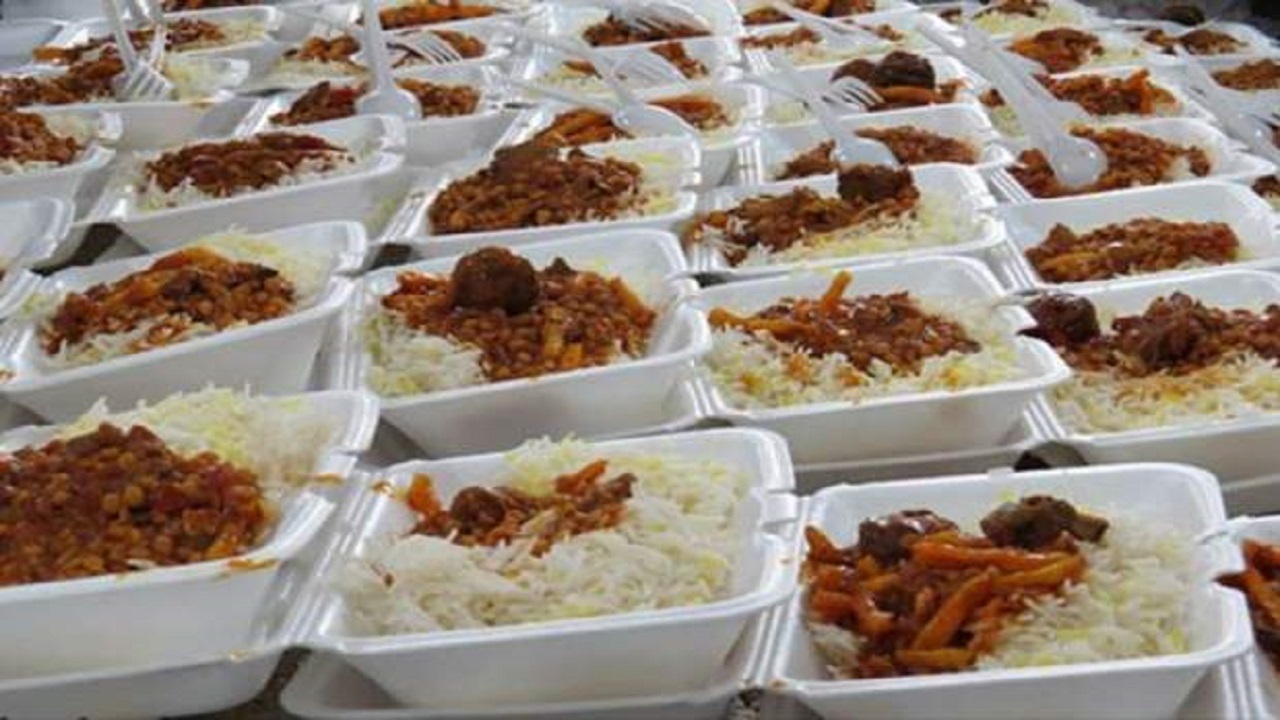 طبخ و توزیع ۱۱۰ هزار پرس غذای گرم بین نیازمندان