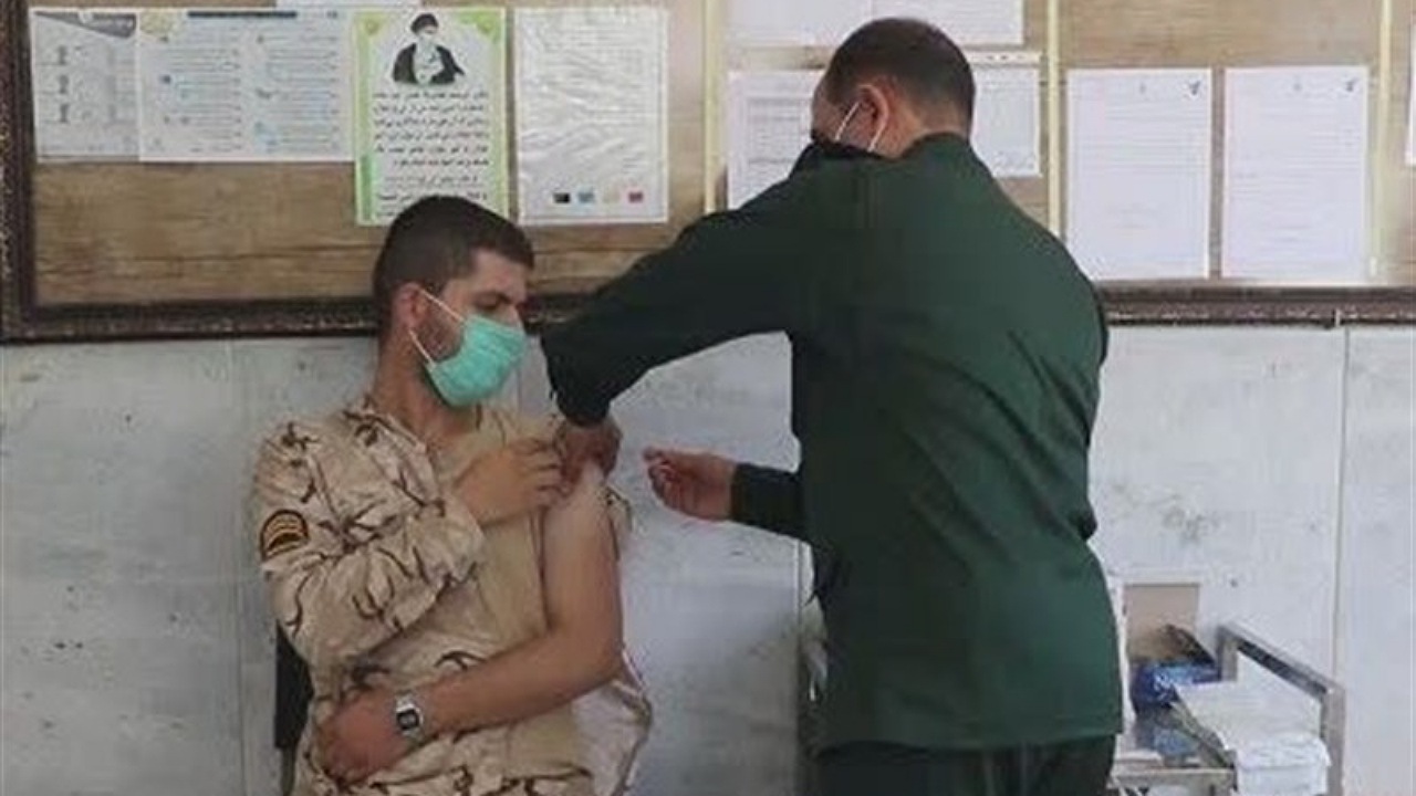 سربازان سپاه اصفهان در گام پنجم طرح شهید سلیمانی واکسینه شدند
