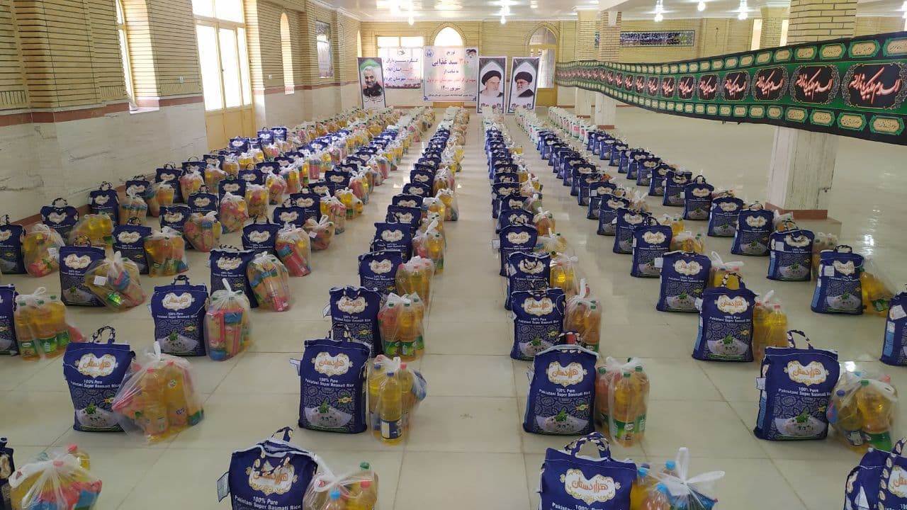 توزیع ۳۰۰ سبد غذایی در بین نیازمندان شهرستان چرداول