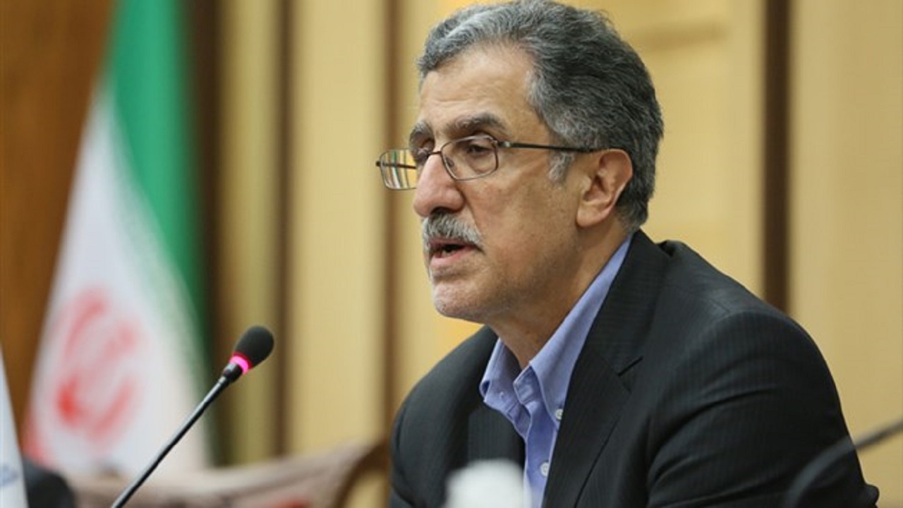 واکنش رئیس اتاق بازرگانی تهران به جایگزینی کارت اعتباری کالای اساسی با ارز ۴۲۰۰ تومانی