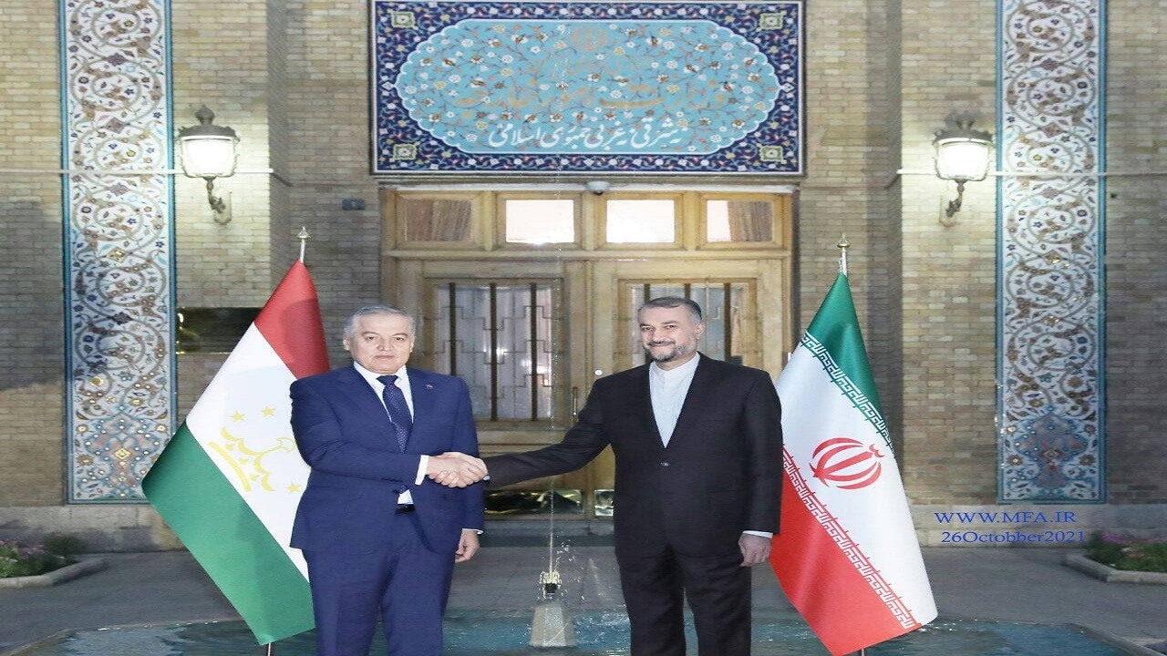 وزرای امور خارجه دو کشور جمهوری اسلامی ایران و جمهوری تاجيکستان با یکدیگر دیدار کردند