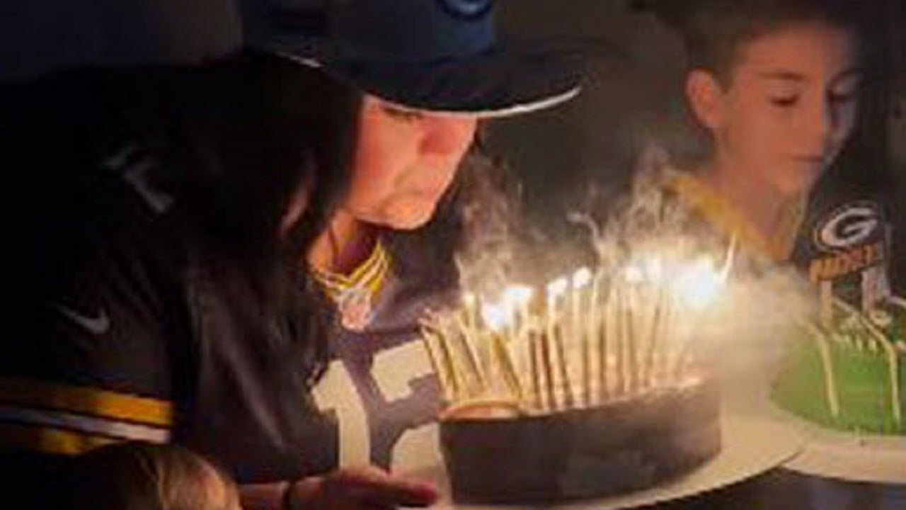 آتش گرفتن موی زن جوان در جشن تولدش + فیلم (۱۴+)