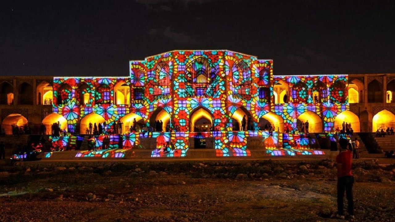نورپردازی بناهای تاریخی اصفهان