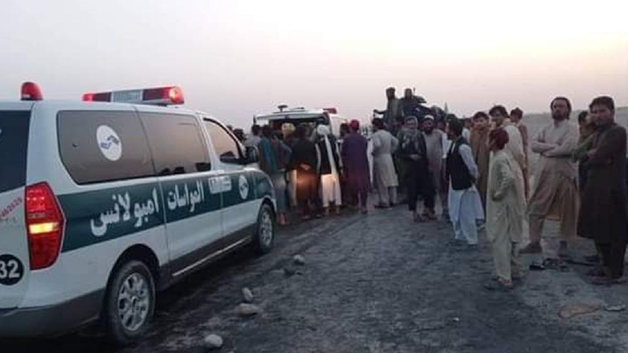 حادثه رانندگی در جلال‌آباد ۱۰ کشته و زخمی بر جای گذاشت