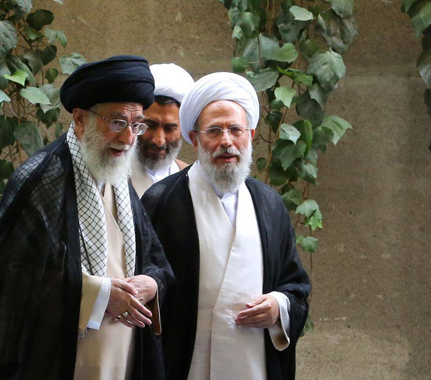 آیت الله ری شهری و رهبر انقلاب