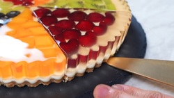 روش تهیه ژله میوه‌ای مکعبی + فیلم