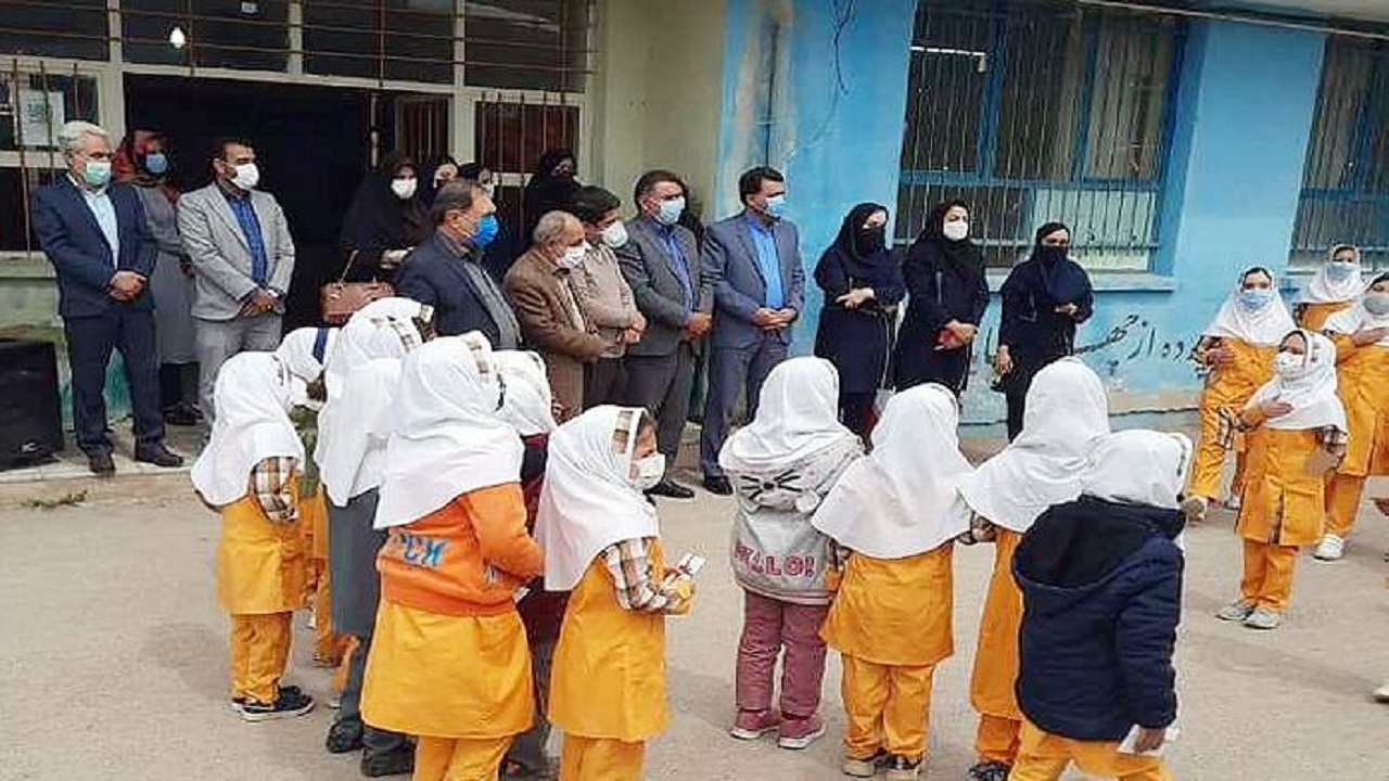 اجرای طرح "هر مدرسه یک حقوقدان" در تاکستان