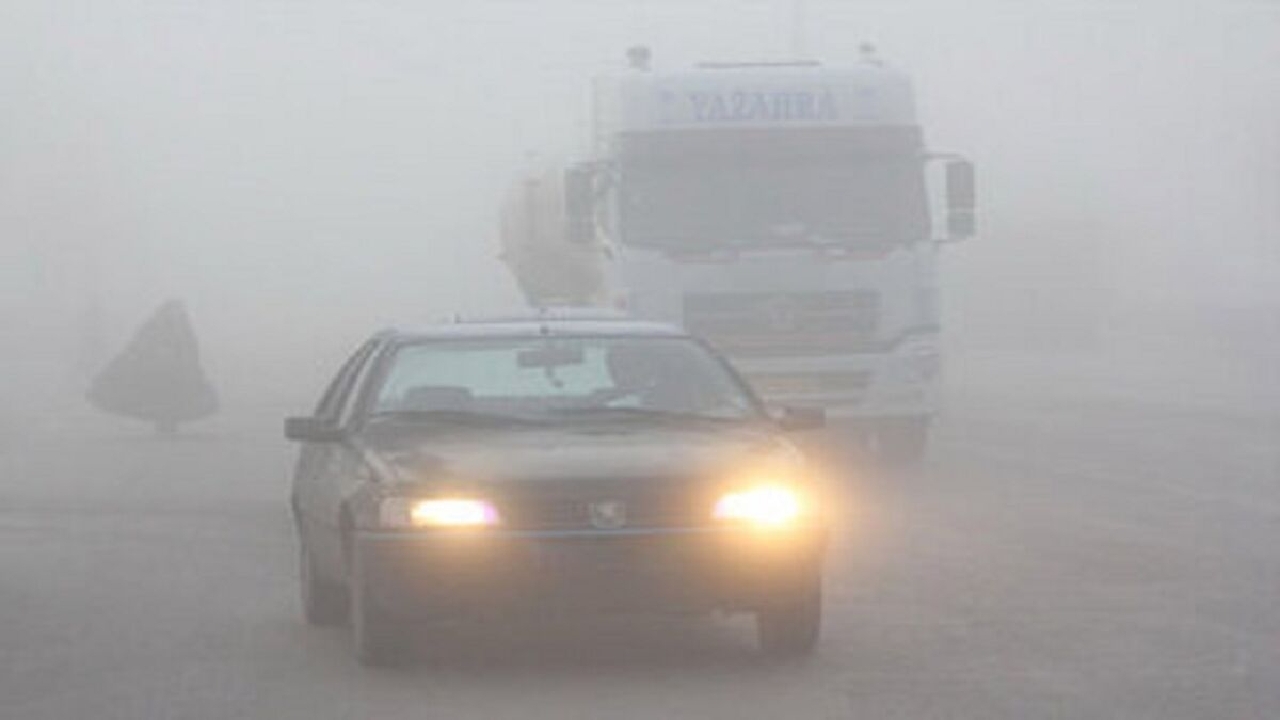 جاده مشهد-کلات در مه فرو رفته است