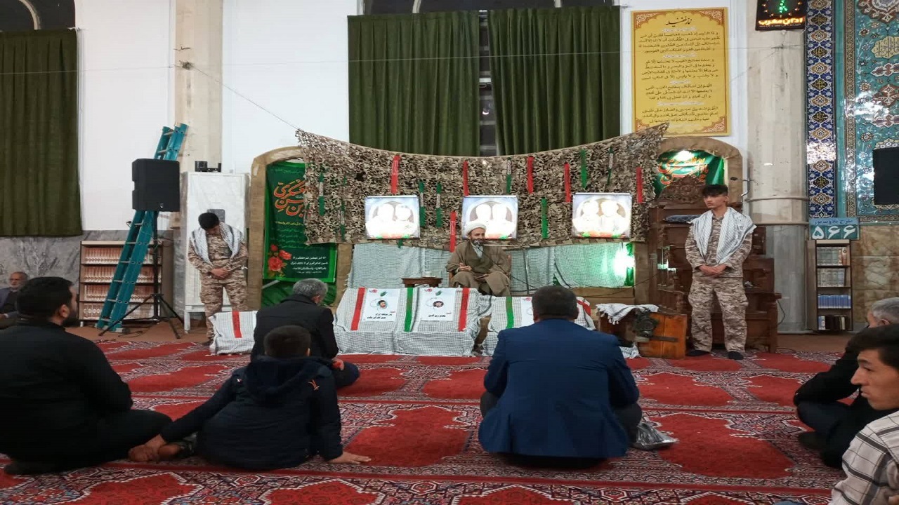 مراسم یادبود سردار سلیمانی در مسجد بقیه الله قم + تصاویر