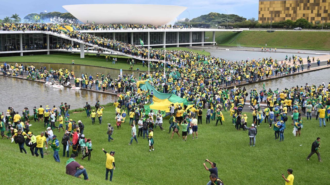 آمریکا از ناآرامی‌های برزیل نفع می‌برد