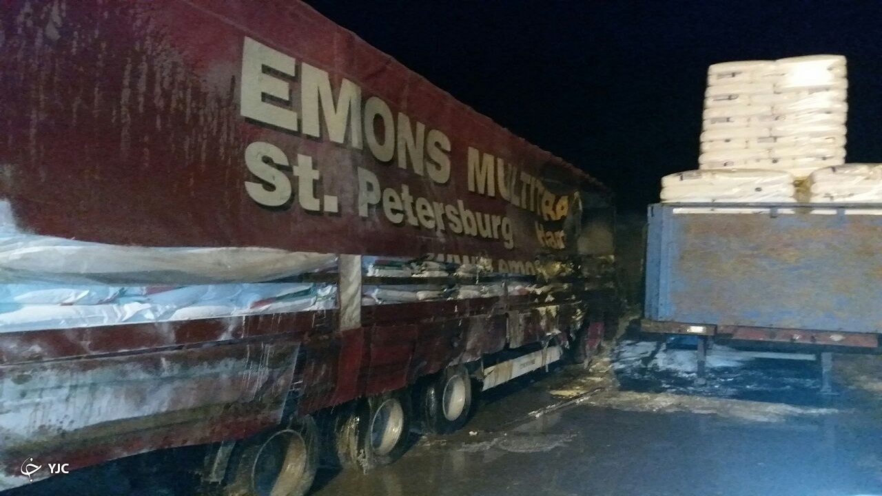 حریق ۲ کامیون در بازارچه مرزی دوغارون تایباد