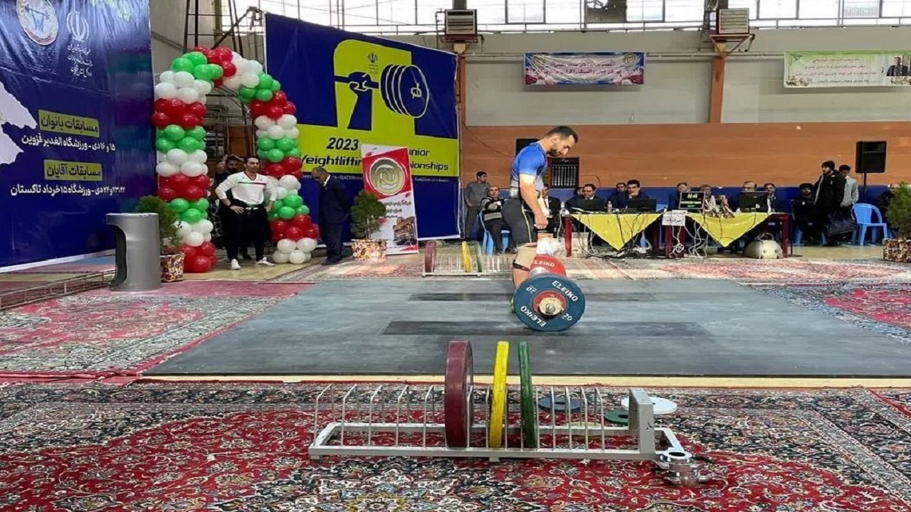 پایان مسابقات وزنه برداری جوانان کشور در تاکستان