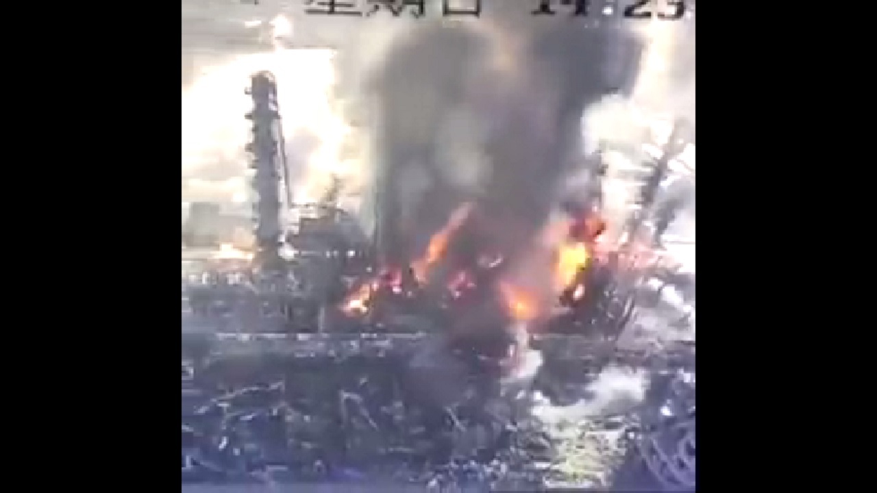 انفجار در کارخانه مواد شیمیایی چین + فیلم