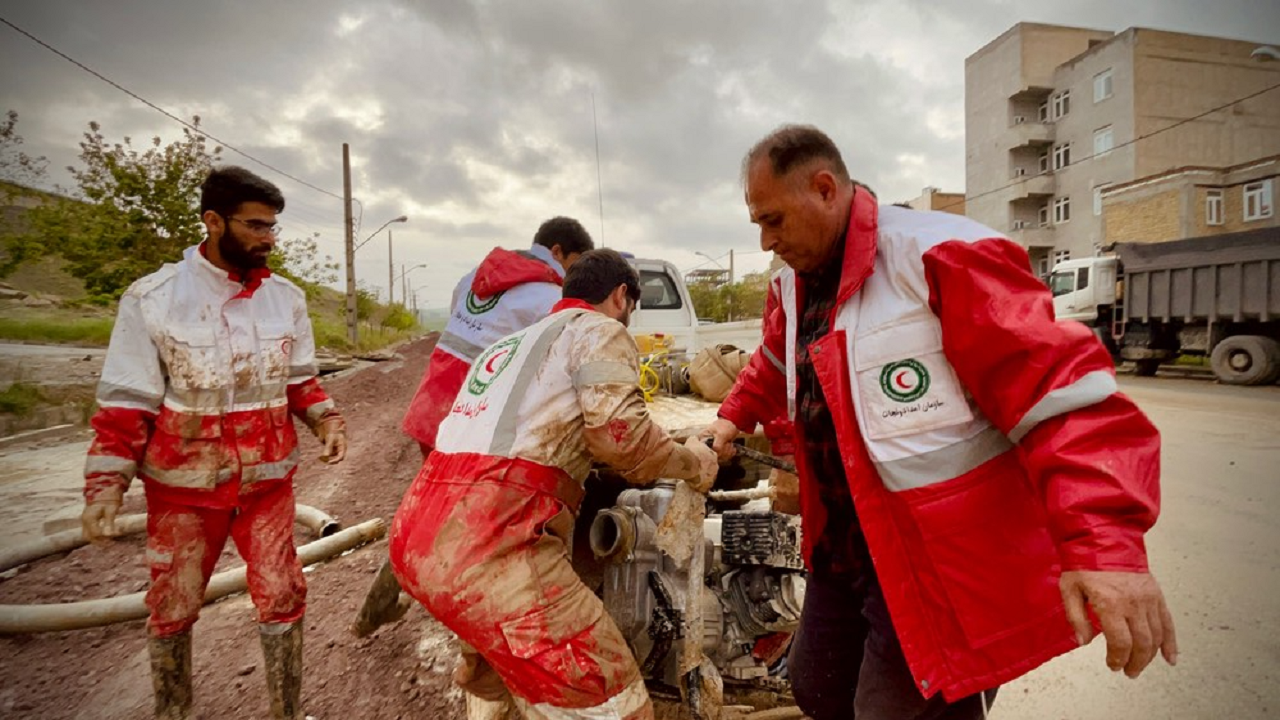 امدادرسانی در ۱۳ استان متاثر از آبگرفتگی و کولاک