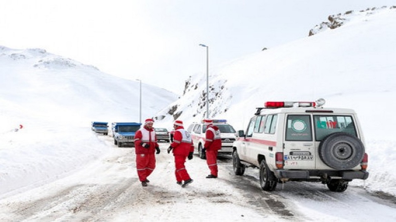 امدادرسانی هلال احمر به بیش از 3100 نفر در برف، کولاک و آبگرفتگی