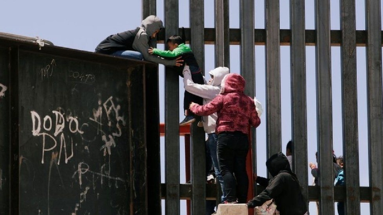 سرگردانی چندین ساله کودکان مهاجر در مرز مکزیک