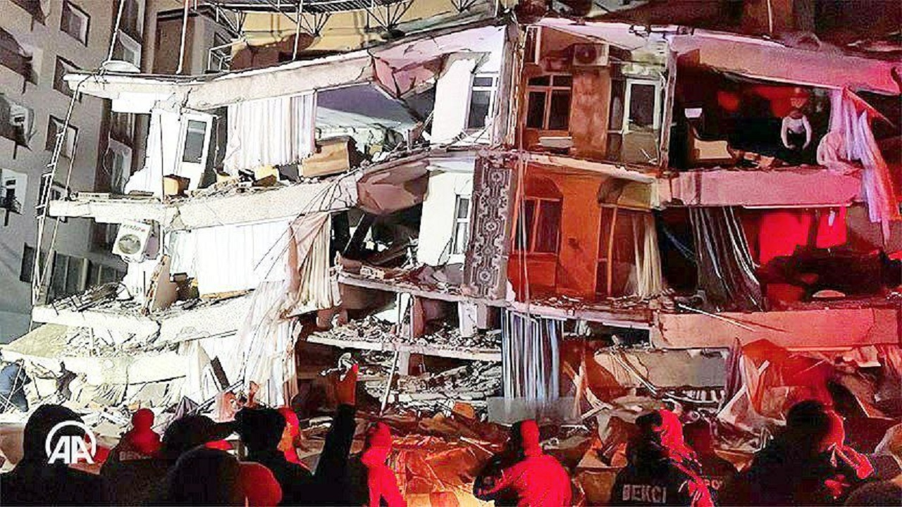 انفجار خط لوله گاز ترکیه بر اثر زلزله+ فیلم