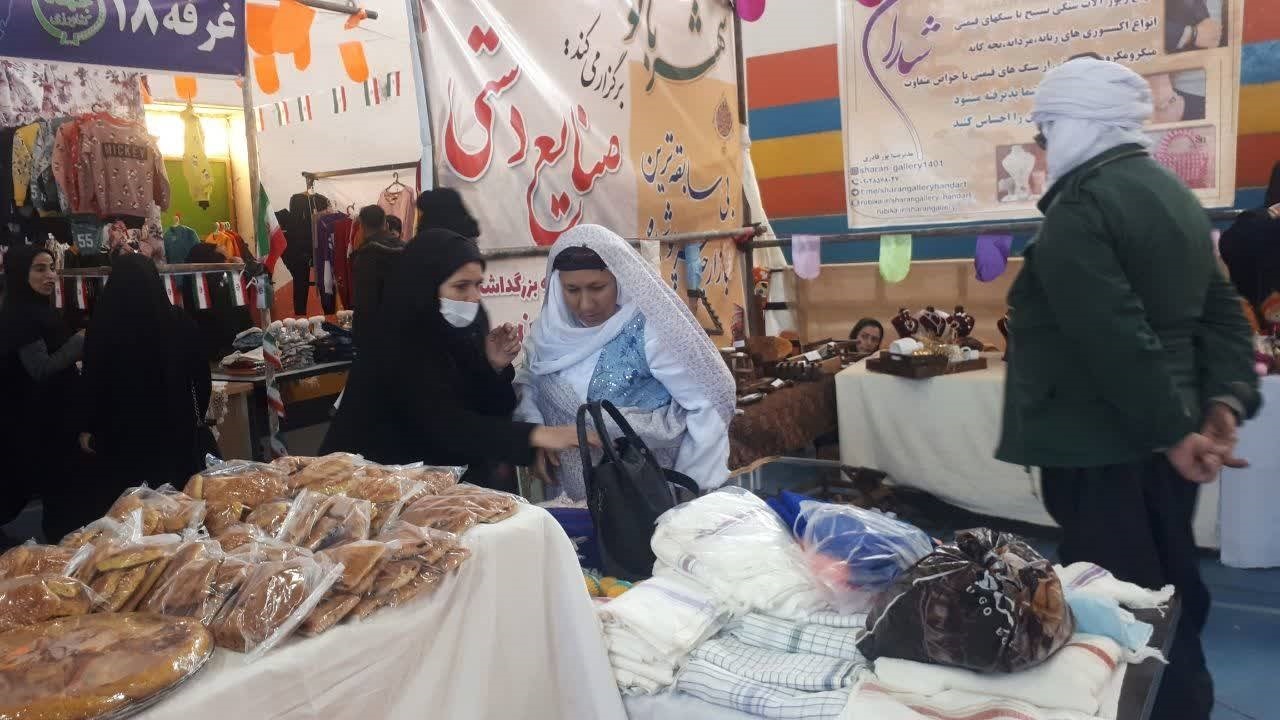 افتتاح نمایشگاه عرضه مستقیم تولیدات زنان روستایی در تایباد + تصاویر