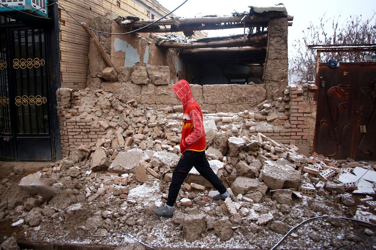 تلاش شبانه‌روزی برای خدمت‌رسانی به مناطق زلزله‌زده ادامه دارد
