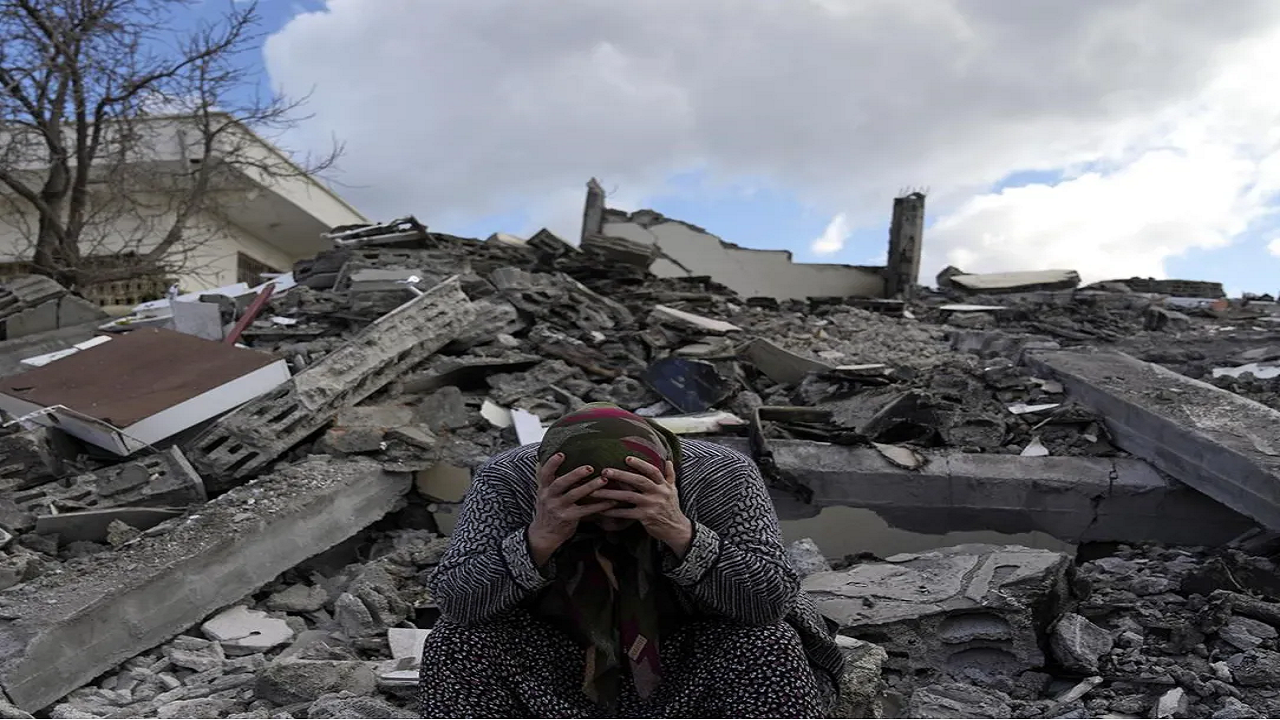 زن عراقی: از جنگ فرار کردیم تا در زلزله بمیریم