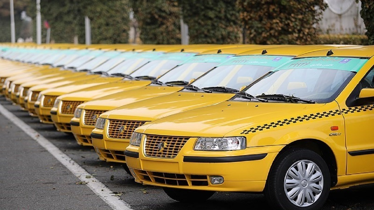 رانندگان زن برای دریافت مجوز تاکسی محدودیتی ندارند