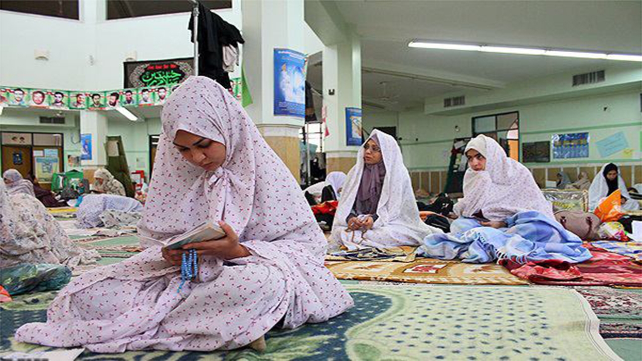 مساجد فارس برای اعتکاف ۲۰ هزار نفر آماده شده است