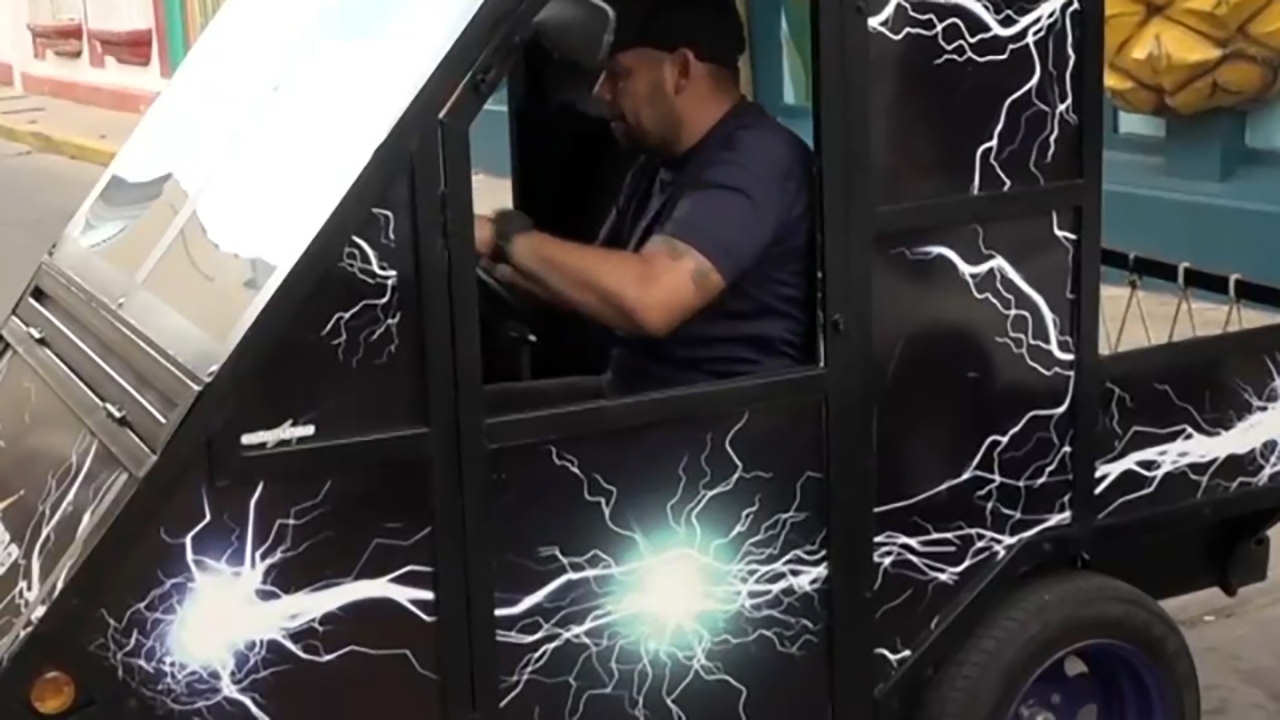 خودروی برقی دست ساز در ونزوئلا + فیلم