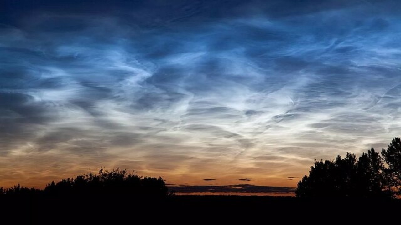 ظاهر شدن ابرهای شب‌تاب در پی پرتاب ماهواره‌های استارلینک