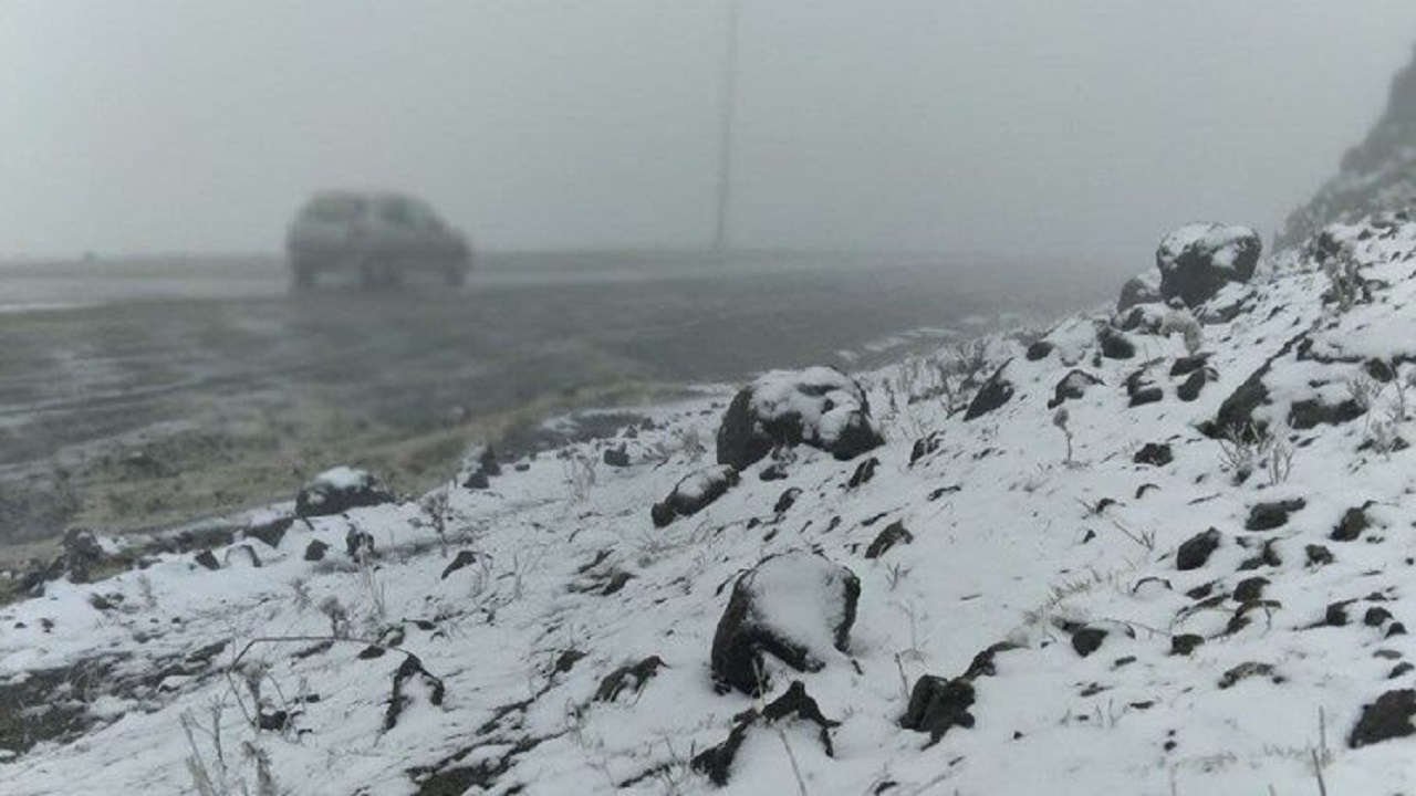 برف و کولاک گردنه های کوهستانی استان زنجان را فرا گرفت