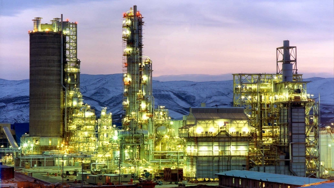 بهره‌برداری از پروژه‌های نفت و گاز ایلام را به قطب سوم پتروشیمی تبدیل می‌کند