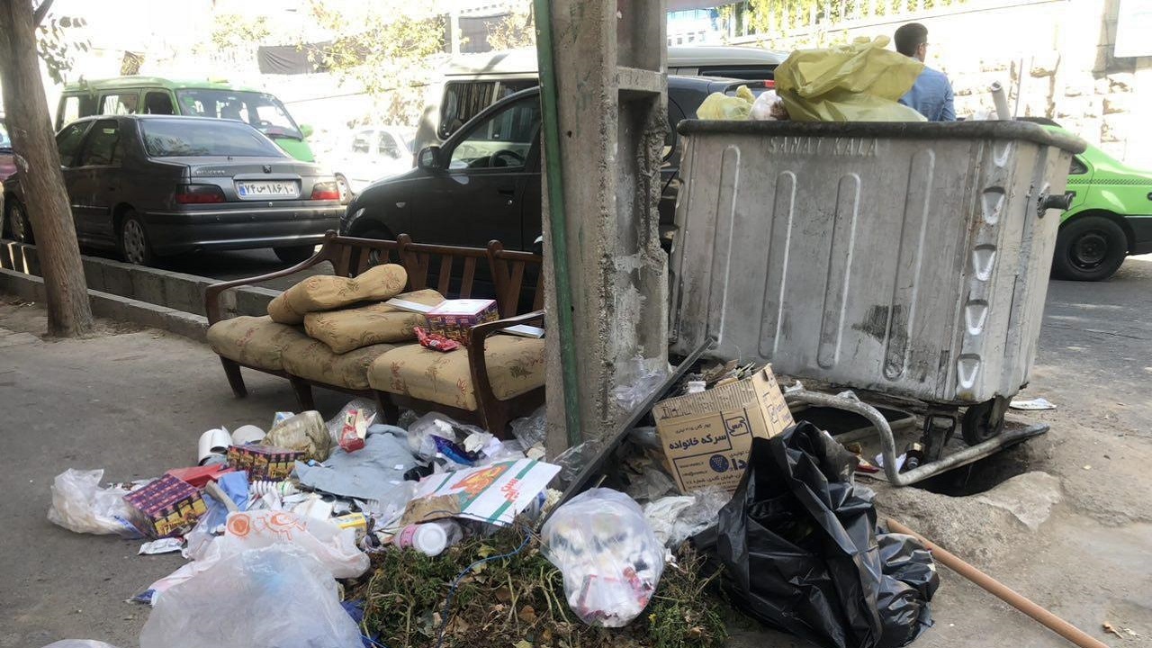 شهروندان نقص و کاستی در حوزه نظافت شهر را گزارش دهند