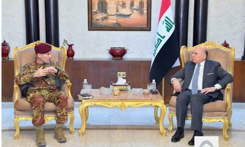 رایزنی وزیر خارجه عراق با فرمانده ناتو در این کشور