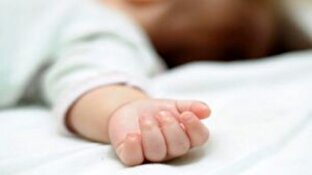 ماجرای به دنیا آمدن نوزاد ۱/۵میلیاردی در شرایط سخت برفی+ فیلم