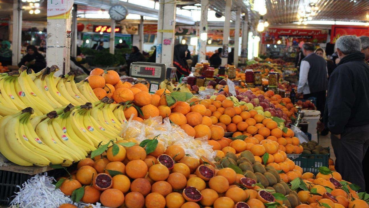 بازار میوه و تره بار شب عید نیشابور به روایت شهروندخبرنگار + فیلم
