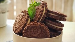 طرز تهیه شيرينی دارچينی گردويی + فیلم