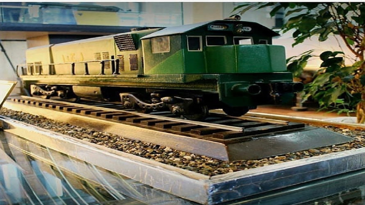 اولین موزه راه آهن ایران در مشهد+ فیلم و تصاویر