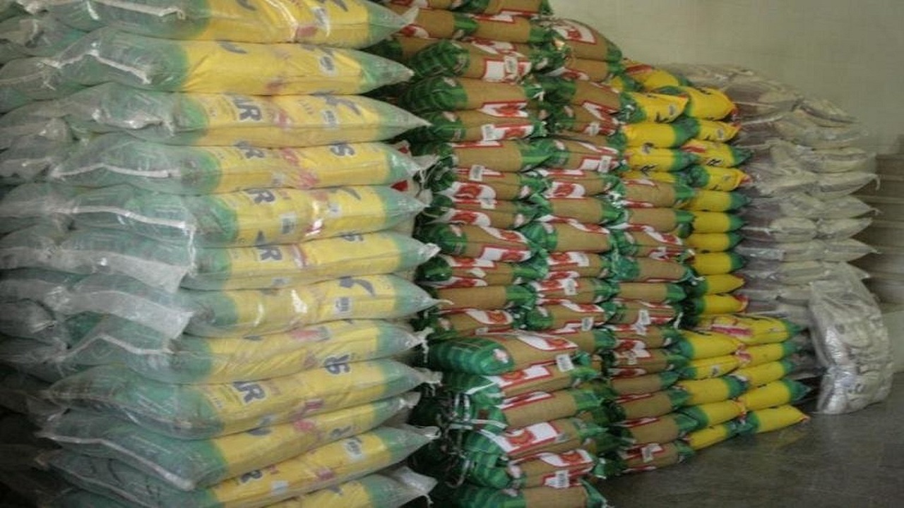 ذخیره سازی ۶۰ هزار تن برنج در انبار‌های بندر شهید رجایی