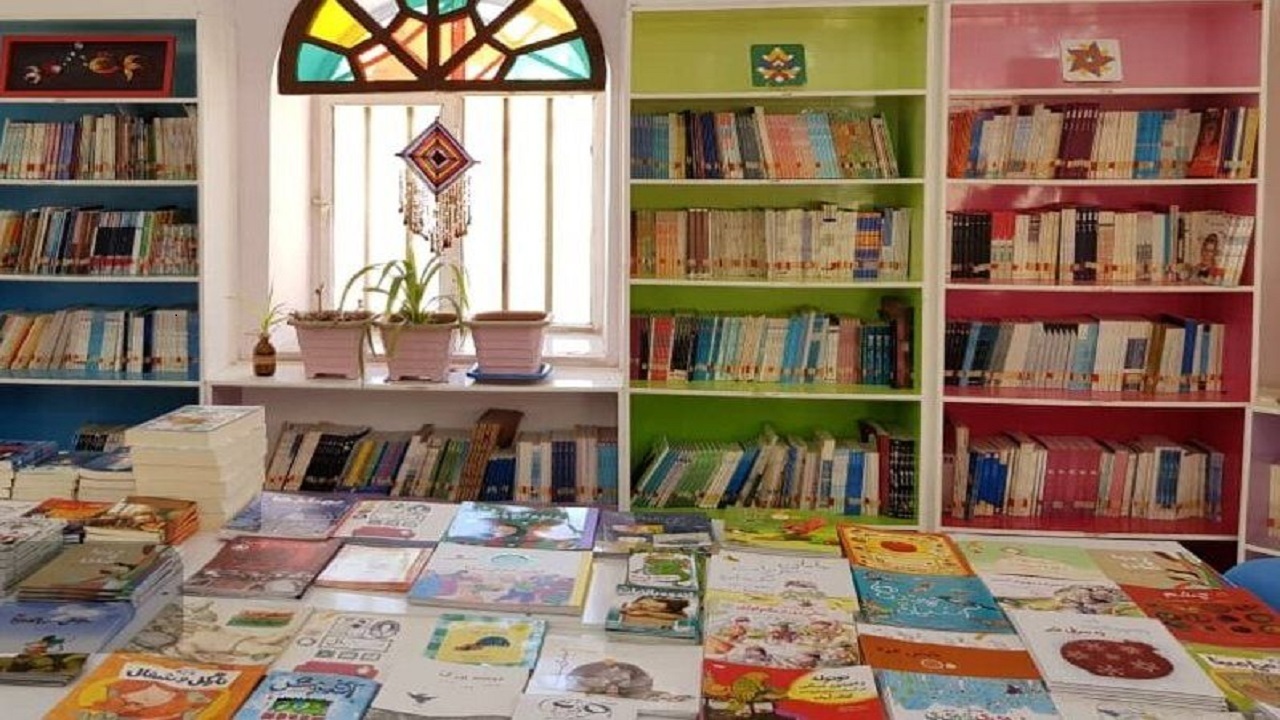 امانت‌دهی کتاب‌های کانون به کودکان و نوجوانان در سفر