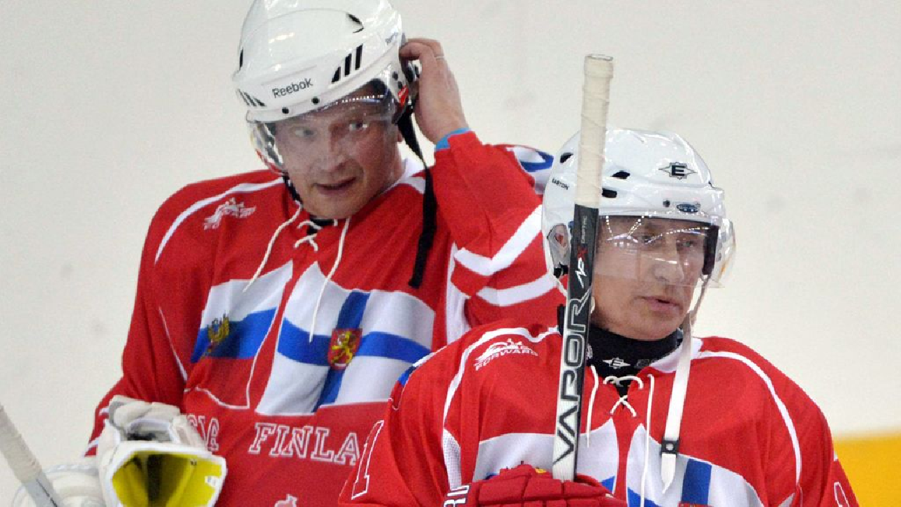پسکوف خطاب به رئیس جمهور فنلاند: پوتین در تیم هاکی خود کمبود بازیکن ندارد