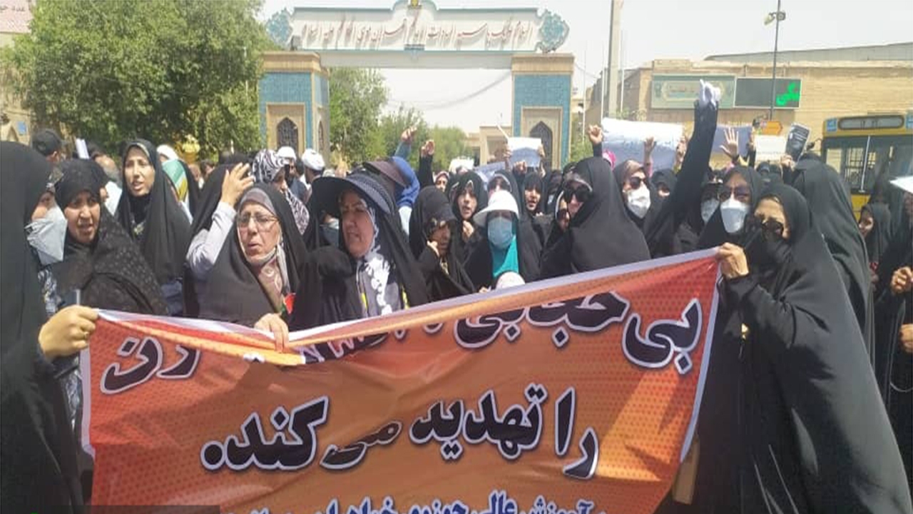 اجتماع مردم شیراز در پی هنجارشکنی در بولوار چمران شیراز