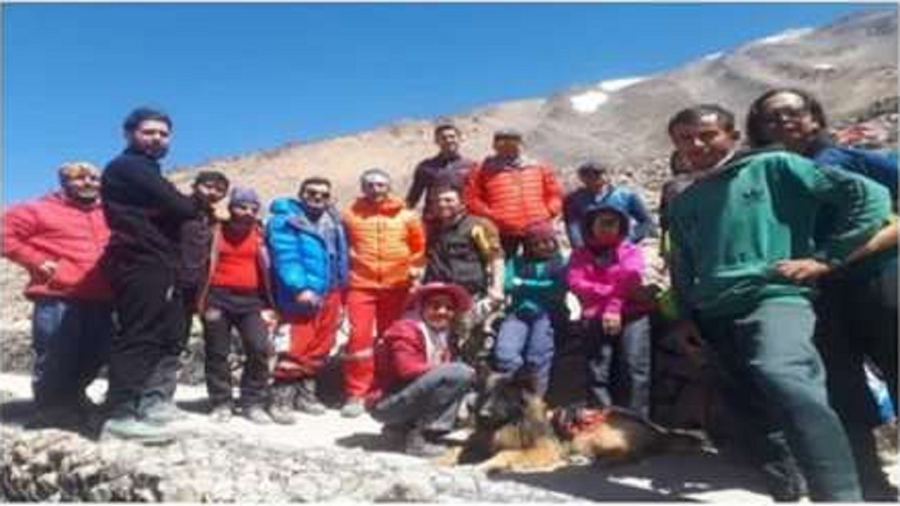 نجات کوهنوردان مالزیایی در ارتفاعات دماوند