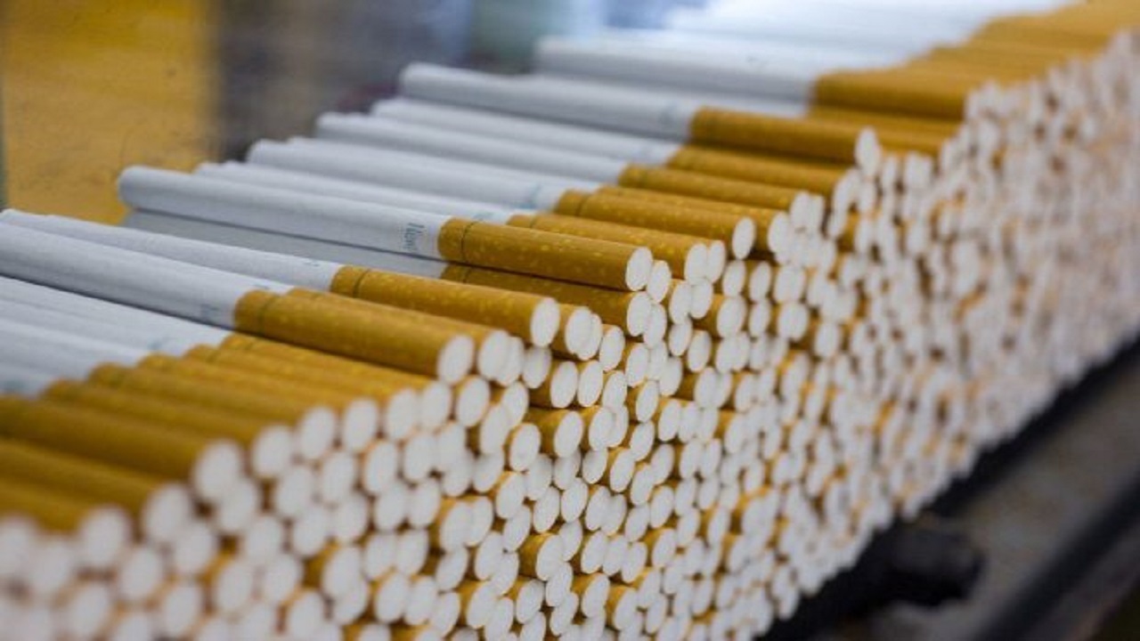 کشف بیش از ۲۰ هزار نخ سیگار قاچاق از یک باب مغازه در قم