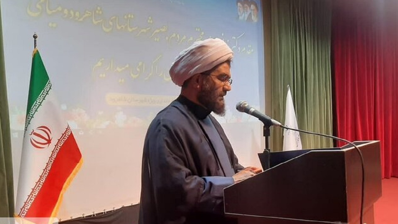 امام جمعه رسالت مهمی در تبیین اصول راهبری نظام جمهوری اسلامی دارد