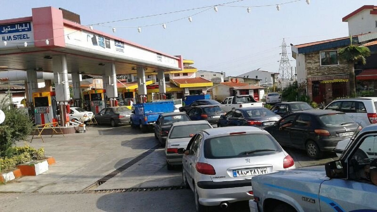 صف ادامه دار پمپ بنزین؛ این بار در رودان