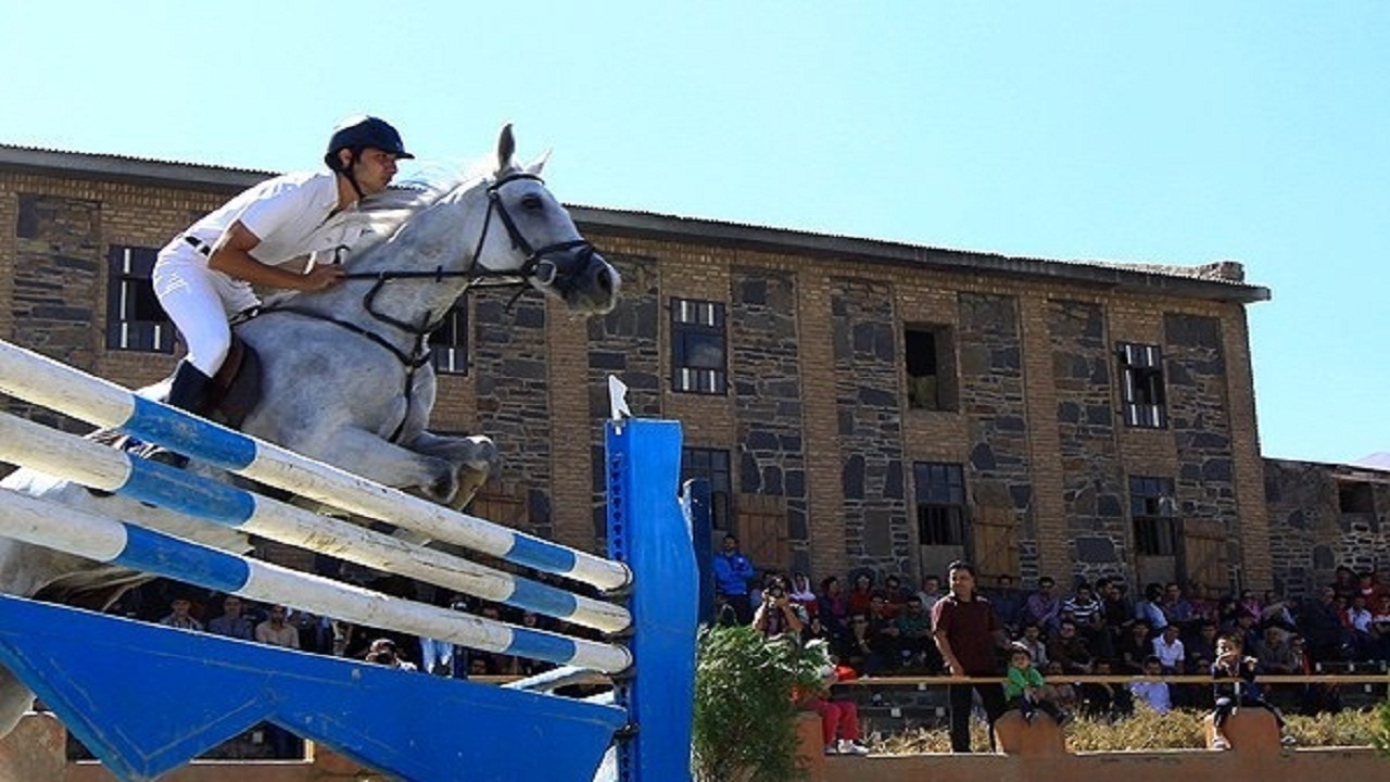برگزاری رقابت‌های پرش با اسب در استان همدان