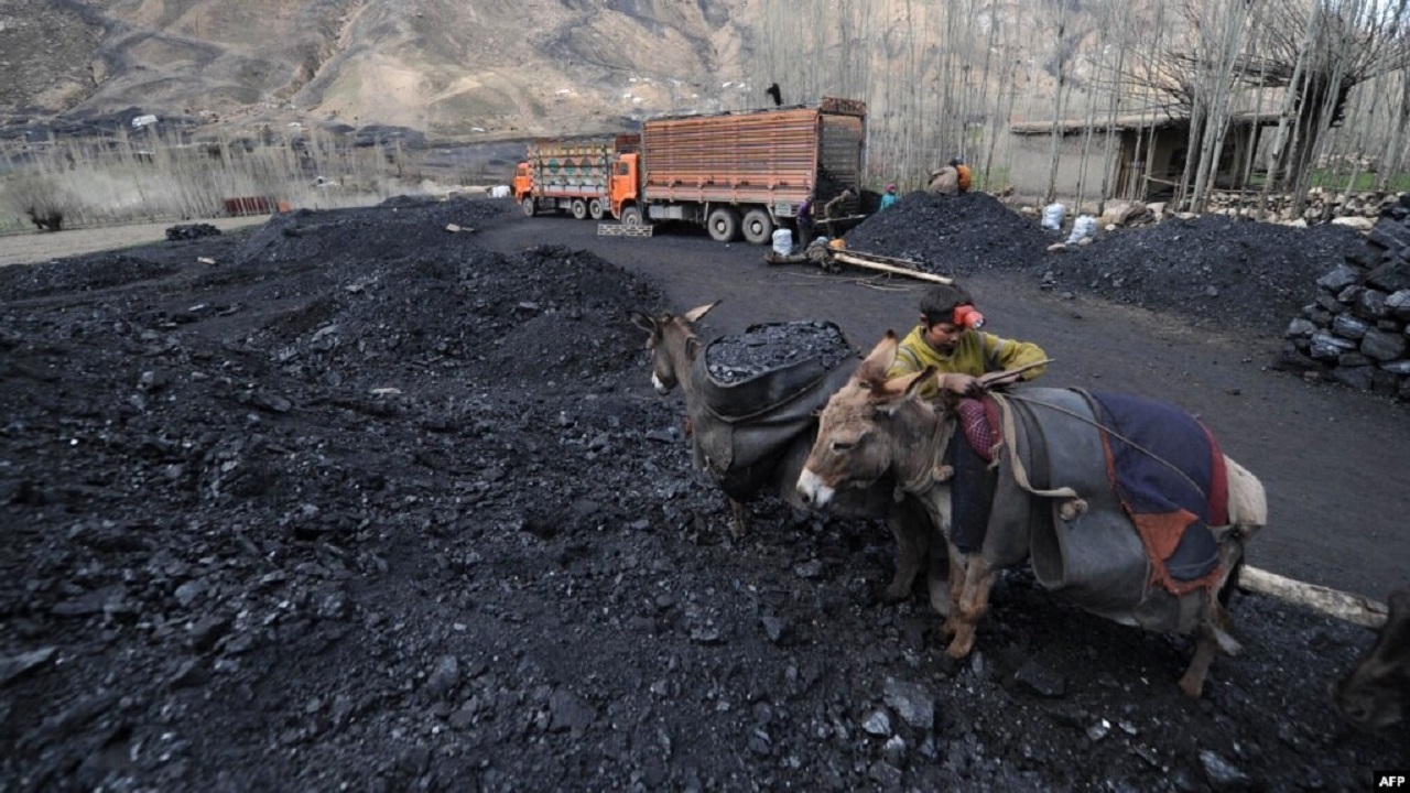 استخراج چند معدن ولایت غور به یک شرکت ایرانی سپرده شد + فیلم