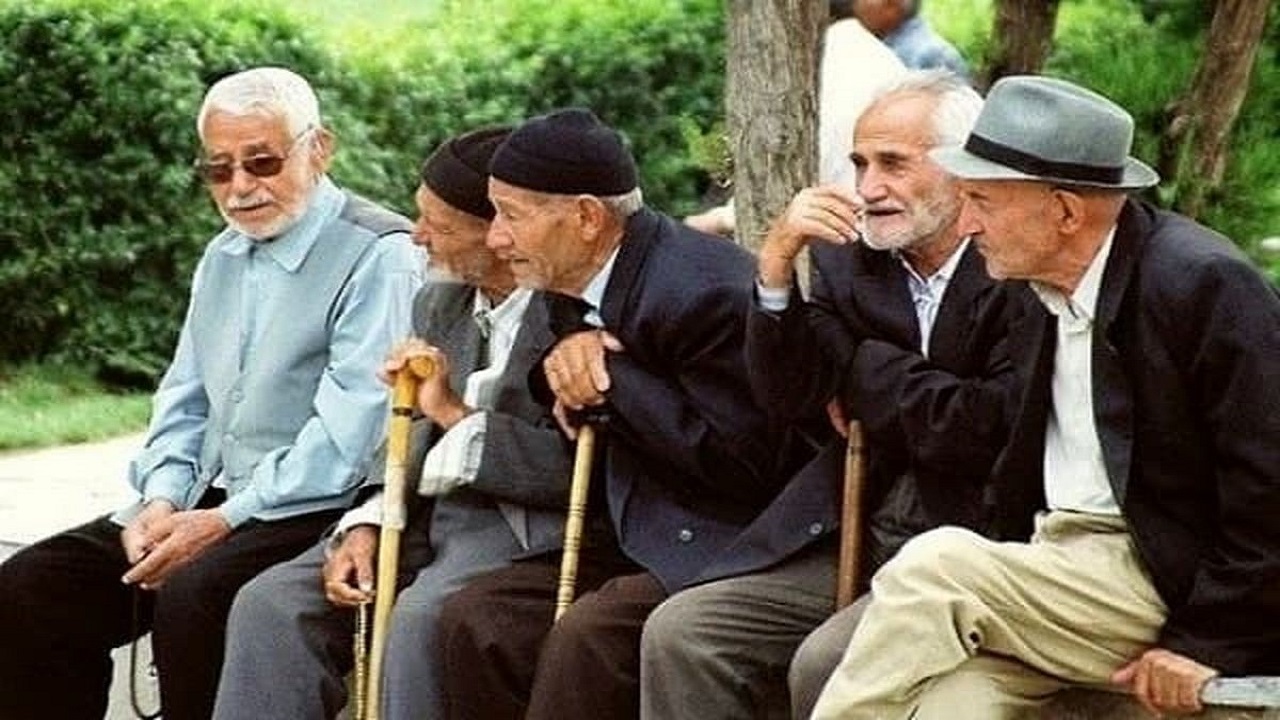 استان همدان رتبه چهارم سالمندی کشور